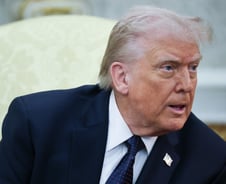 "이란 새 지도부, 전처럼 나쁠지도"…'가랑비' 만난 트럼프 곤혹