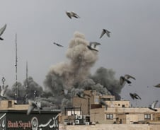 이란 "최첨단 무기는 아직 쓰지도 않아…장기전 준비됐다"