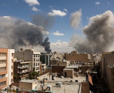 "이란, 美 CIA 물밑 접촉"…실낱 같은 희망, 유가 진정·증시도 반등