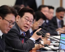 청와대發 속도전에 …달라진 李정부 장관들의 생존법