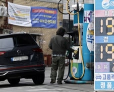 "유가 2~3주 내 150달러 '2배 폭등'"…걸프만 원유 생산중단 경고등