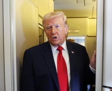 입장 바꾼 트럼프 "이란전, 쿠르드족 개입 원치않아"