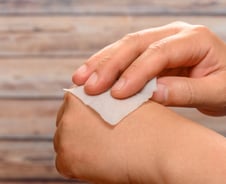 "어, 피나네" 물티슈로 '슥슥'...62명 감염·6명 사망[1분 생활백서]