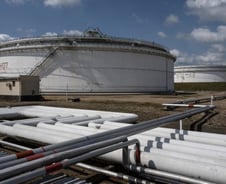 "IEA, 역대 최대규모 비축유 방출 제안"…국제유가 뚝↓