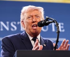 트럼프 "시장 짧은 시간 내 정상화될 것…호르무즈 해협 이용해야"