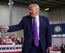 '사상최대' 비축유 방출, 이란의 위협 못이겨…유가 100달러 재돌파