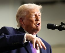 트럼프 "이란, 미친 쓰레기들…오늘 무슨 일 일어나는지 보라"