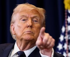 이란 돈줄 '하르그섬' 때린 트럼프 "종전 의향 없다...재미삼아 또 공격할 수도"