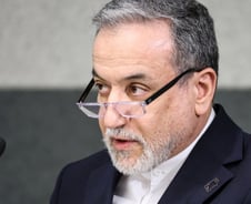 이란 "호르무즈 해협, 사실 열려있다…적국과 그 동맹국에만 폐쇄"