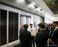 [단독]"중국산 안 쓸 수 있다" K배터리 미션 완료...'조 단위' 보조금 받는다