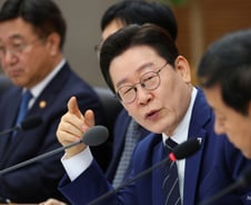 [사설] 전쟁추경, '위로금' 형식은 피해야