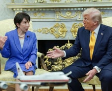 트럼프, 이란 지상군 투입 질문에 "어디에도 안 보낸다"