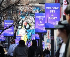 "소지품 떨어져도 줍지 마"...BTS공연 '사고 예방' 꼭 지켜야 할 것들
