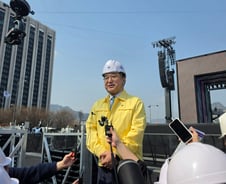 윤호중 장관 "광화문 BTS 공연, 'K안전' 전 세계에 보여줄 것"