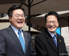 '인천' 박찬대, '서울' 박주민에 "대통령 염려 해결해줄 일잘러"