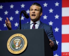 "2주 만에 1조2000억 피해"...이란, 공습에 중동 미군기지 '타격'