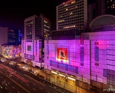 "BTS 팬 몰려와 돈 펑펑" 백화점·편의점 웃는다...매출 어마어마