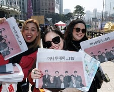 "팬이 움직이면 돈이 된다"…완전체 BTS가 보여준 '슈퍼 팬 시대'