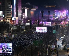 "역대 최고 K팝 그룹의 귀환"...BTS 광화문 공연, 외신도 실시간 주목