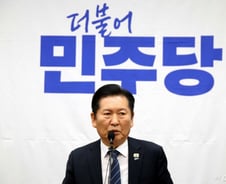與정청래, '자녀 돈봉투 의혹' 장세일 영광군수 윤리감찰 지시