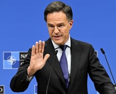 '겁쟁이' 비난받던 나토 "한국 포함 22개국, 호르무즈 대응 결집"