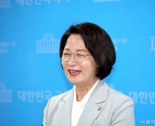 추미애, 법사위원장 사퇴 배수의 진…한준호 '지지층 결집' 호소
