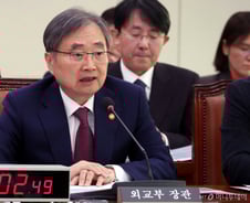 조현, 오만·쿠웨이트 외교장관과 통화…에너지 수급 지원 요청