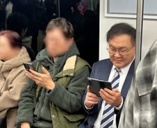 의원님도 의전 대신 '지하철·따릉이'…5부제 첫날, 국회 출근길 보니