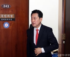 장동혁 "민주당 출마자들, '범죄자 전성시대'…국민이 오만함 심판"