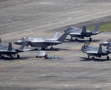 "미 국방부, 지상 작전 검토...길면 두어달 예상"