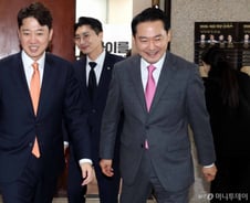 [단독]장동혁, 이준석과 오찬 회동…보수 '대여투쟁' 연대 논의