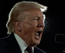 트럼프 "호르무즈 개방 안하면 하르그섬 등 초토화 시킬 것"