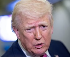 "20척 통과" 트럼프 자랑했는데…"낚시용" 비웃은 해운 브로커, 왜?