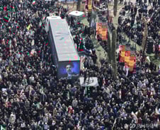 "누구랑 협상하나"…'핀셋 공습' 이란 지도부 와해, 트럼프 자충수