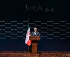 이란 외무 "美 특사와 메시지 교환"…물밑 대화 인정