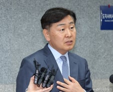 '돈봉투 의혹' 김관영 전북지사 "청년들에게 대리비 줬다가 전액 회수"