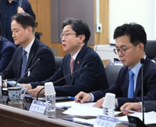 [사설]집에 묶인 금융, 혁신으로 돌려야