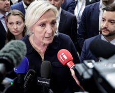 "맹목적 전쟁" 유럽 극우도 트럼프와 거리두기, 부정 여론 ↑