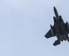 美 F-15 등 2대 이란서 격추, 1명 실종…트럼프 "협상엔 영향 없다"