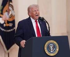 "빌어먹을 해협 열어" 트럼프, 폭격시한 연장…이란 '통행료' 고수