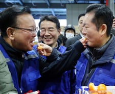 "삼고, 십고, 삼십초려했다"...대구 찾은 정청래·김부겸 말말말
