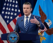 美, 이란 전쟁 승리 선언…"호르무즈 해협, 열려 있다"