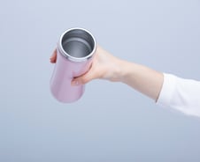 "앗, 커피 남았네" 다시 홀짝홀짝...텀블러 안에선 충격 변화 [한 장으로 보는 건강]