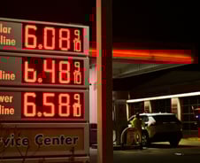 美휘발윳값 상승률 60년만에 최대…이란전쟁發 인플레 현실화