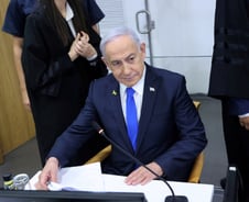 휴전해도 "못 나간다"...네타냐후, 부패 재판 또 연기 요청