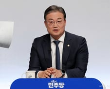 與 "하정우 출마, 8부능선"…정청래, 강력 요청 '굳히기'