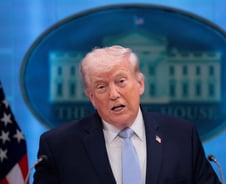 트럼프 "이란, 협상 테이블로 돌아올 것…호르무즈 정리 오래 안 걸려"