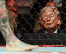 트럼프, '봉쇄'로 끝내지 않는다…"제한적 공습도 검토"