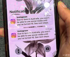 [사설]청소년 SNS 이용 규제 나서야