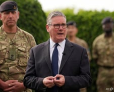 트럼프 요청에 日이어 英도 부정적...스타머 "호르무즈 개방해야"